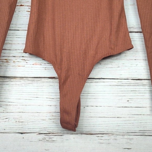 🍉5 for $25* ASTR The Label Cutout Bodysuit - Picture 5 of 11